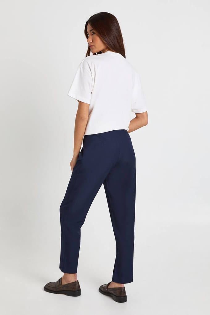 Dames Boohoo Basics Getailleerde Toelopende Broek | Navy | Maat: 6