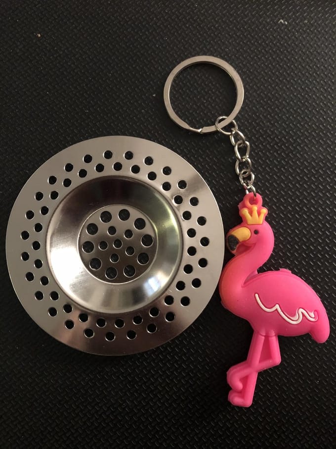 gootsteen zeefjes 2 stuks met gratis smiley sleutelhanger