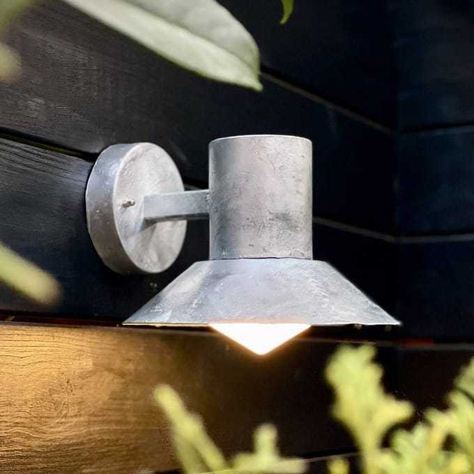Dyberg Larsen buitenwandlamp Venice, gegalvaniseerd, Ø 20 cm