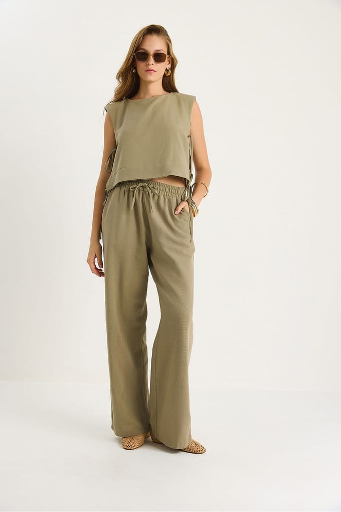 Crew Neck Striksluiting Twee-delige Co-ord Set met Wijde Pantalons