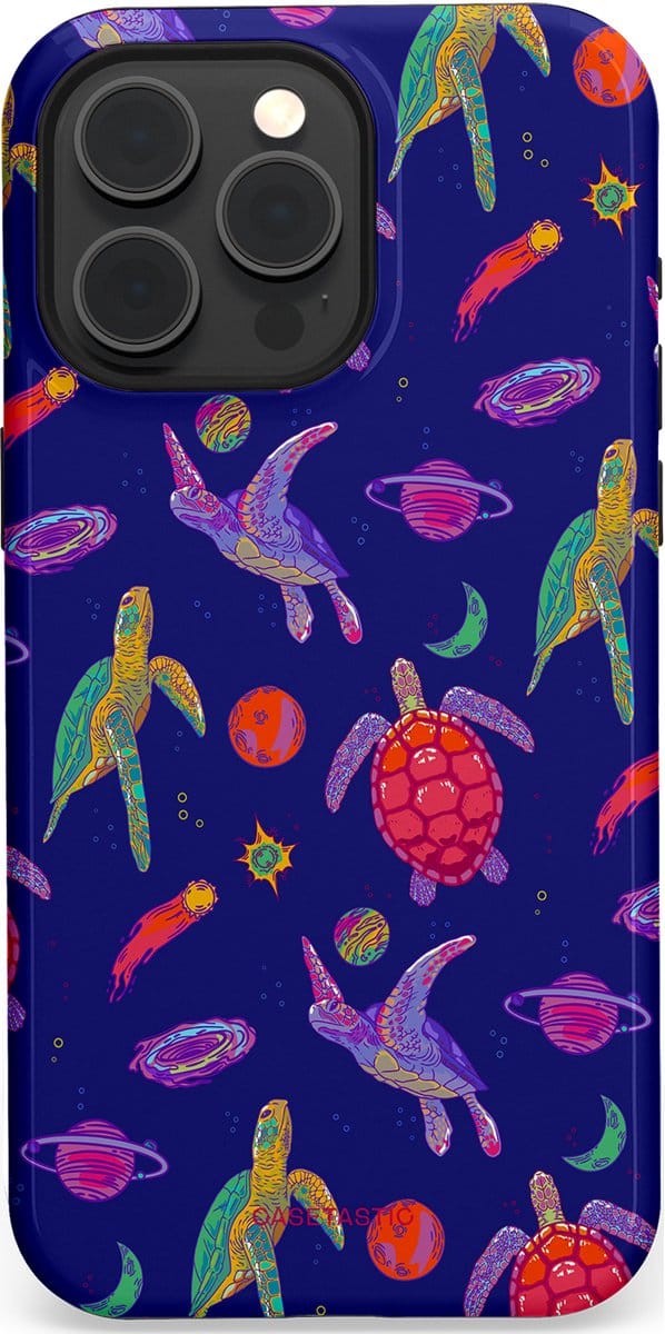 Casetastic hoesje geschikt voor Apple iPhone 15 Pro Max - MagSafe - Dubbellaagse bescherming - Kosmische schildpad - Fashion Case - Donkerblauw Lavendel