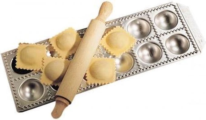 Ravioli Mal voor 12 Rondjes met Houten Rolletje Eppicotispai