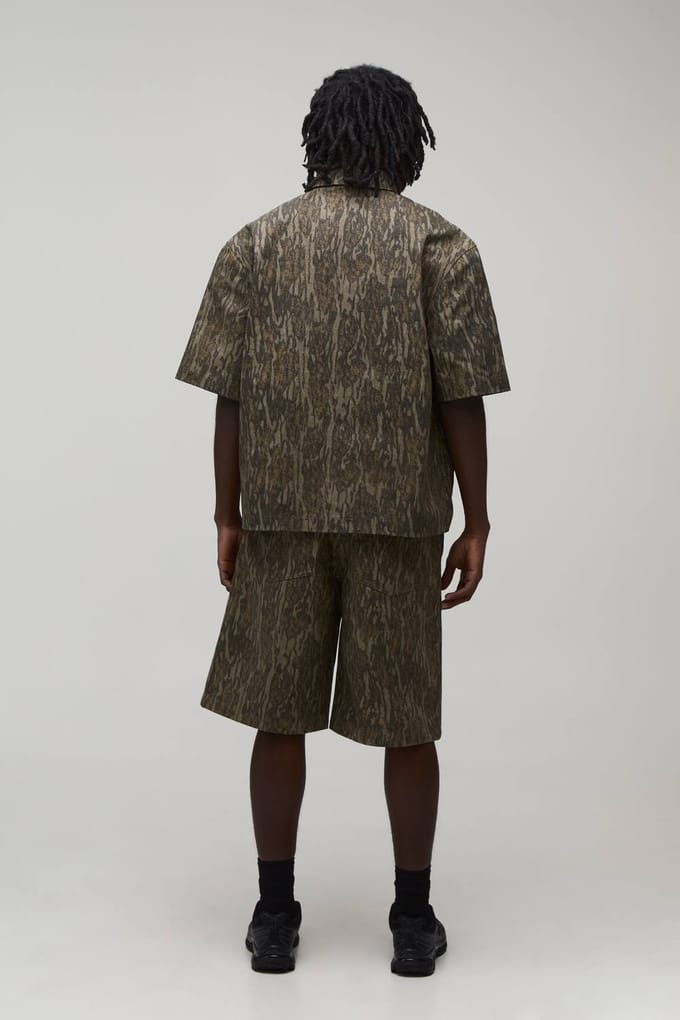 Oversized Shirt Met Korte Mouwen En Abstract Camo-patroon Uit Co-ord Set | Khaki | Size Medium