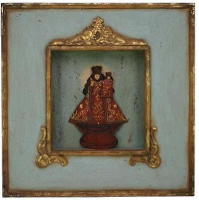 Madonna rood in lijst/kastje 40,5x5,5x40,5cm