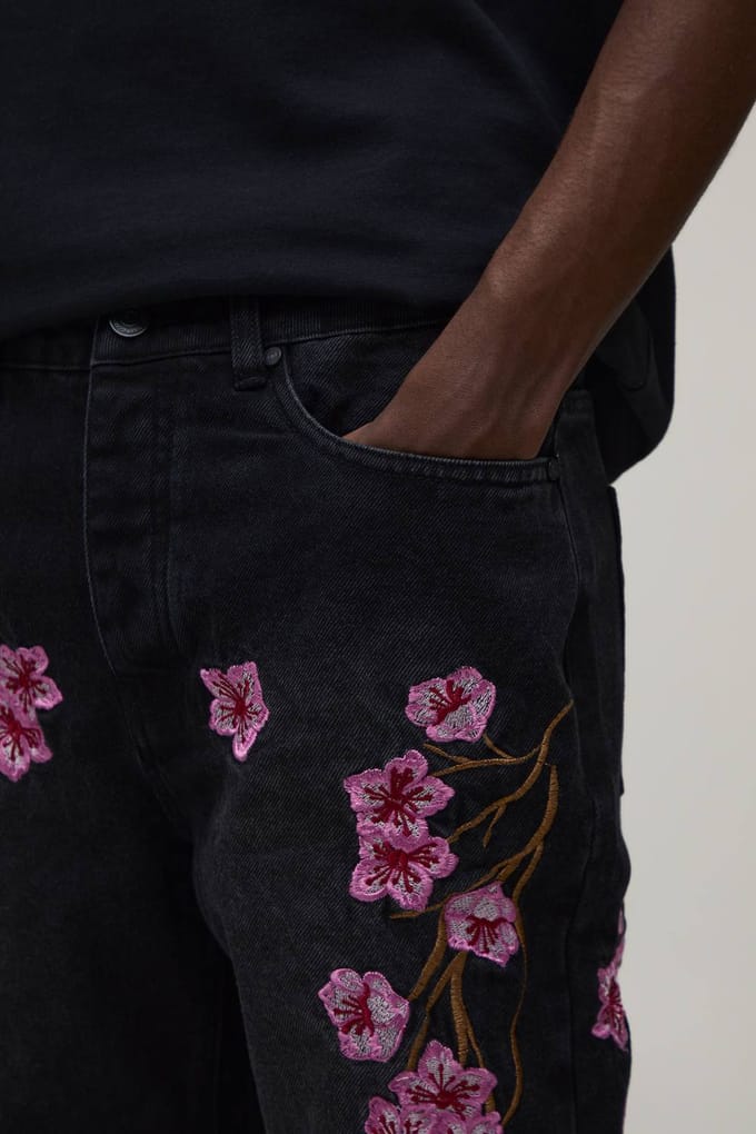 Gebloemde Geborduurd Relaxed Denim Short | Washed Black | Size 42