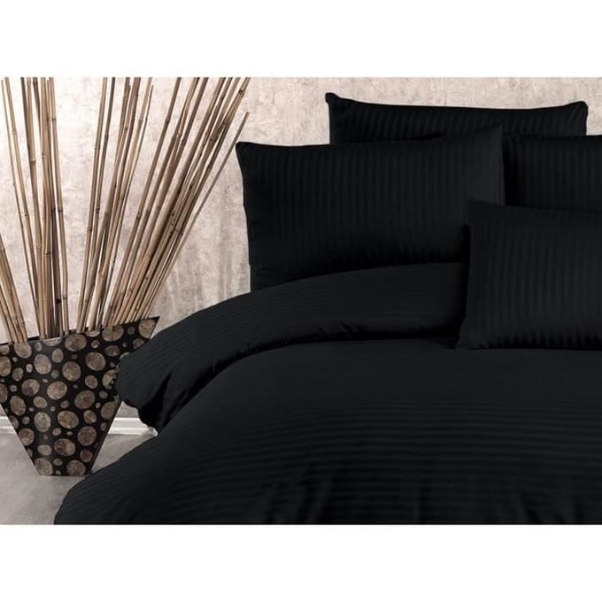 Parure de lit - 1 housse de couette 220 x 240 cm + 2 taies d'oreiller 60 x 60 cm - 70% polyester, 30% coton - Noir