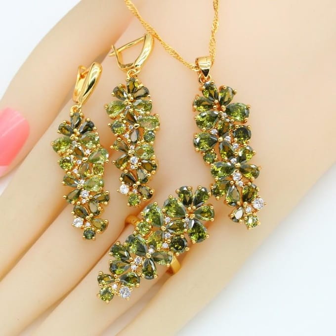 Boucles d'oreilles Olivine Zircone Cubique Pendentif Collier Bague Ensemble 7#