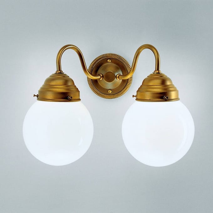 Berliner Messinglampen Wandlamp Larry II, messing, handgeblazen glas