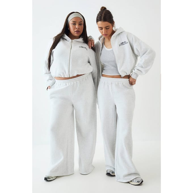 Dames DSGN Studio Badstof Applique Rechte Pijp Jogger | Asgrijs | Maat: Medium