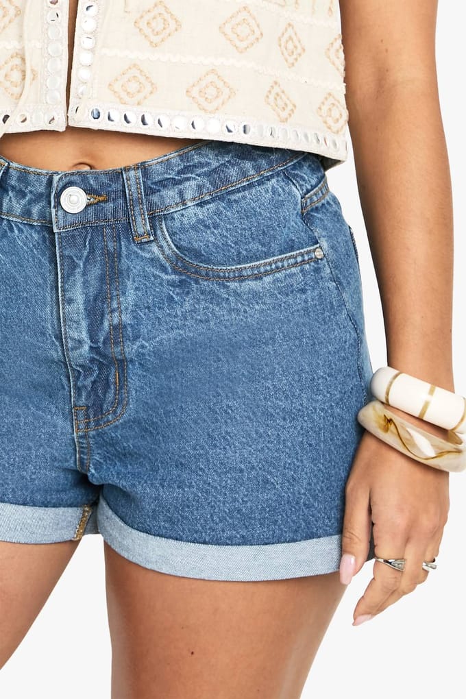 boohoo Dames High Waisted Roll Hem Denim Shorts | Medium Gebleekt | Maat: 34