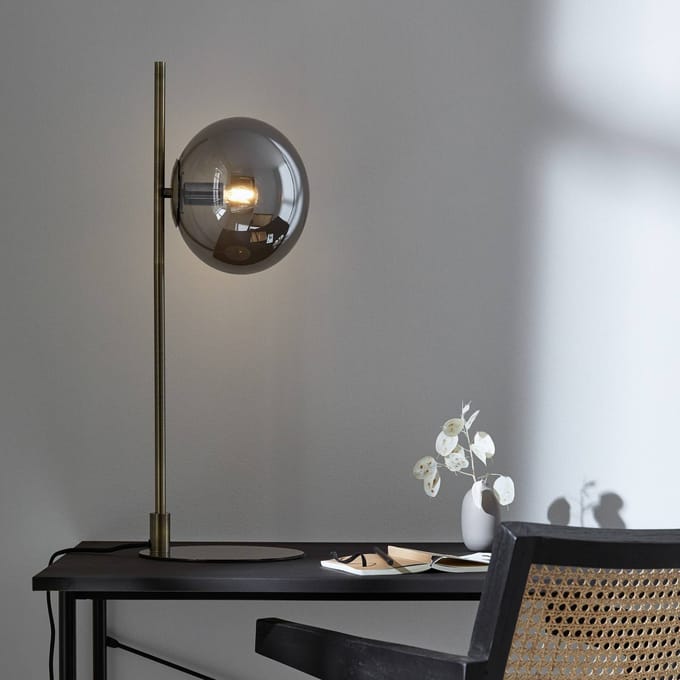 Markslöjd Dione tafellamp, messing/rookgrijs, glas, ijzer
