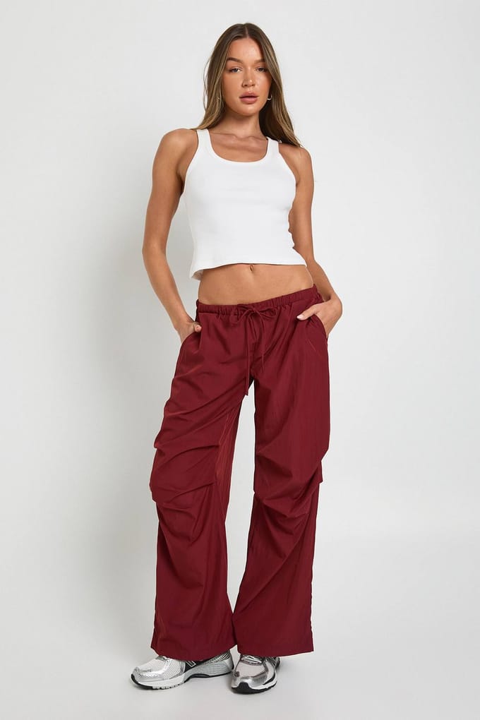 boohoo Dames Geweven Nylon Wijde Pijp Parachutebroek | Merlot | Maat: 38