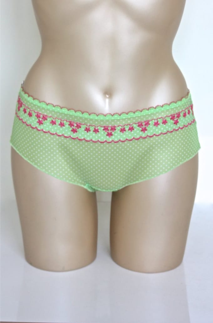 Freya - Daisy - short - groen met speelse band - maat S / 36