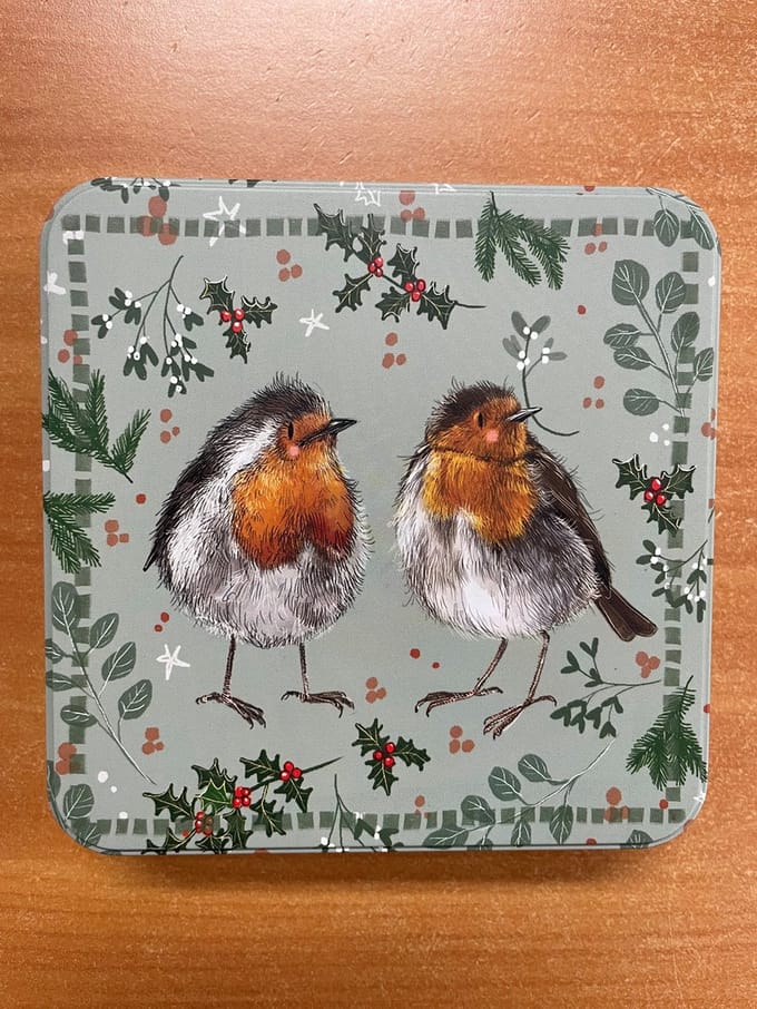 Alex Clark Large squari Tin Robins ~ Vierkant opbergblikje roodborstjes winter kerst