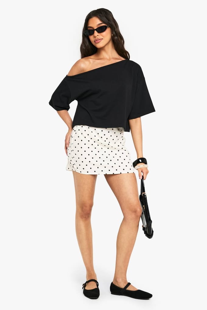 boohoo Dames Off-Shoulder Boxy Crop T-Shirt | Zwart | Maat: 42