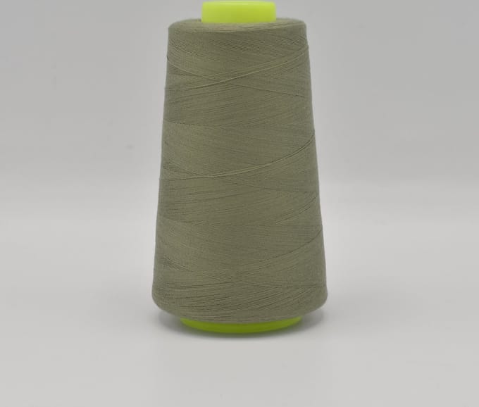 Overlock Garen per 4 stuks - 3000 Yards (2742 meter) per stuk - In 36 kleuren leverbaar - Khaki