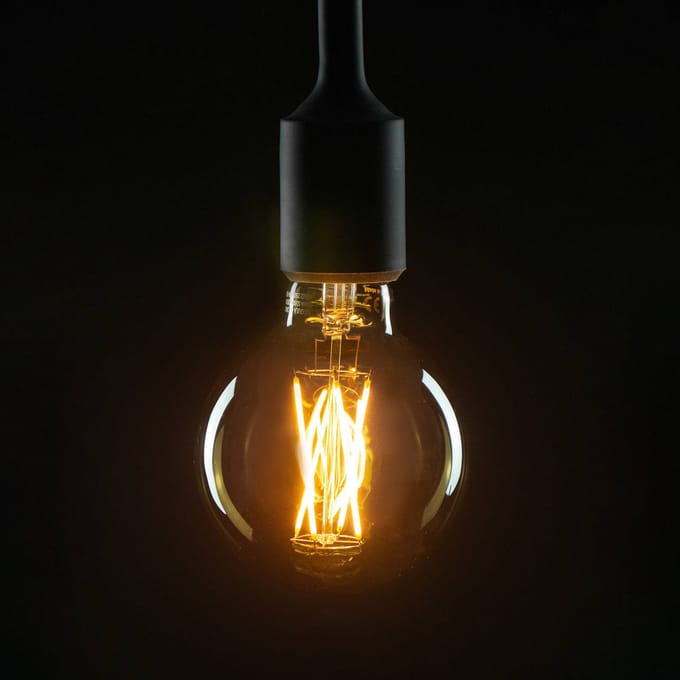 SEGULA LED lamp E27 5 W G95 1.900K dimbaar smoke