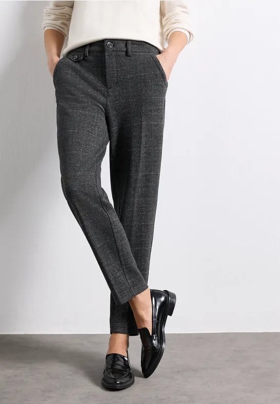 Chino met Mid Waist-taille en casual pasvorm