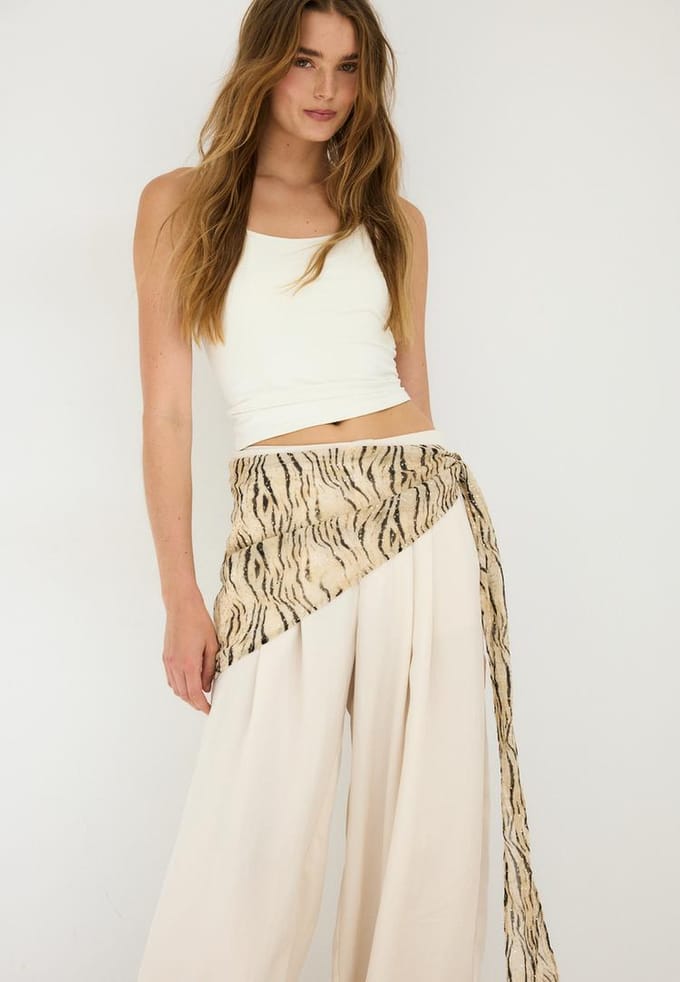 Stradivarius Pareo sjaal met zebraprint  Ecru OS