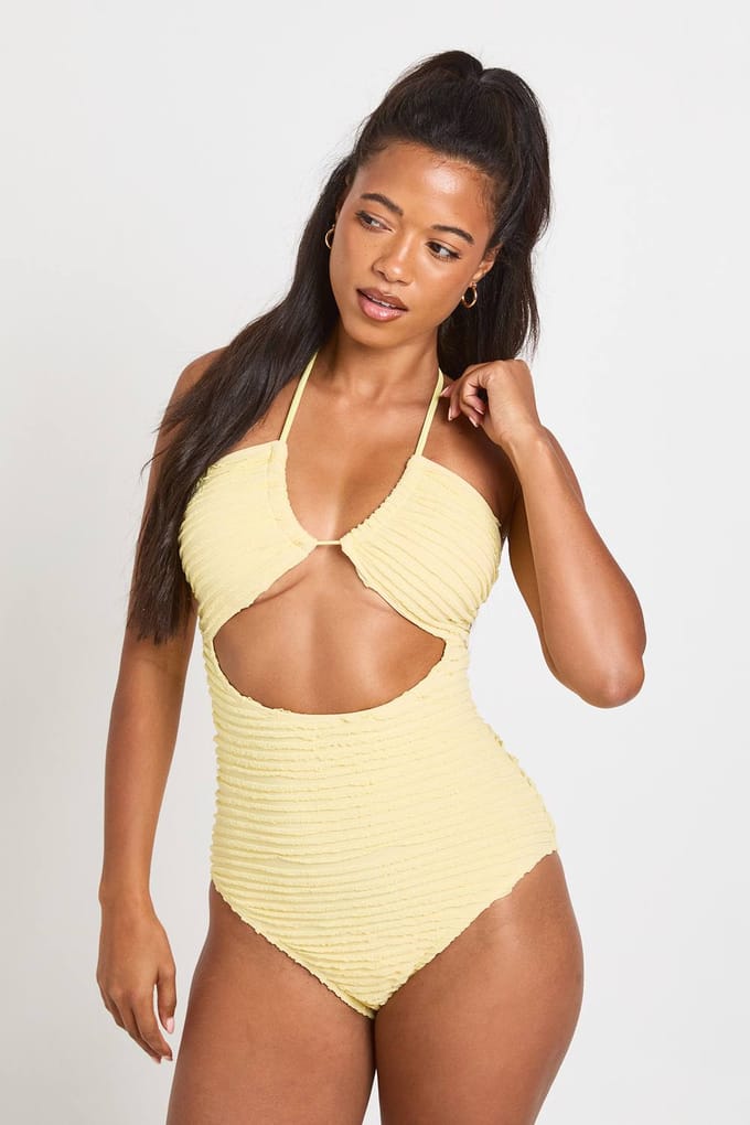 boohoo Dames Gestructureerd Badpak Met Halternek En Cut-out | Citroen | Maat: 38