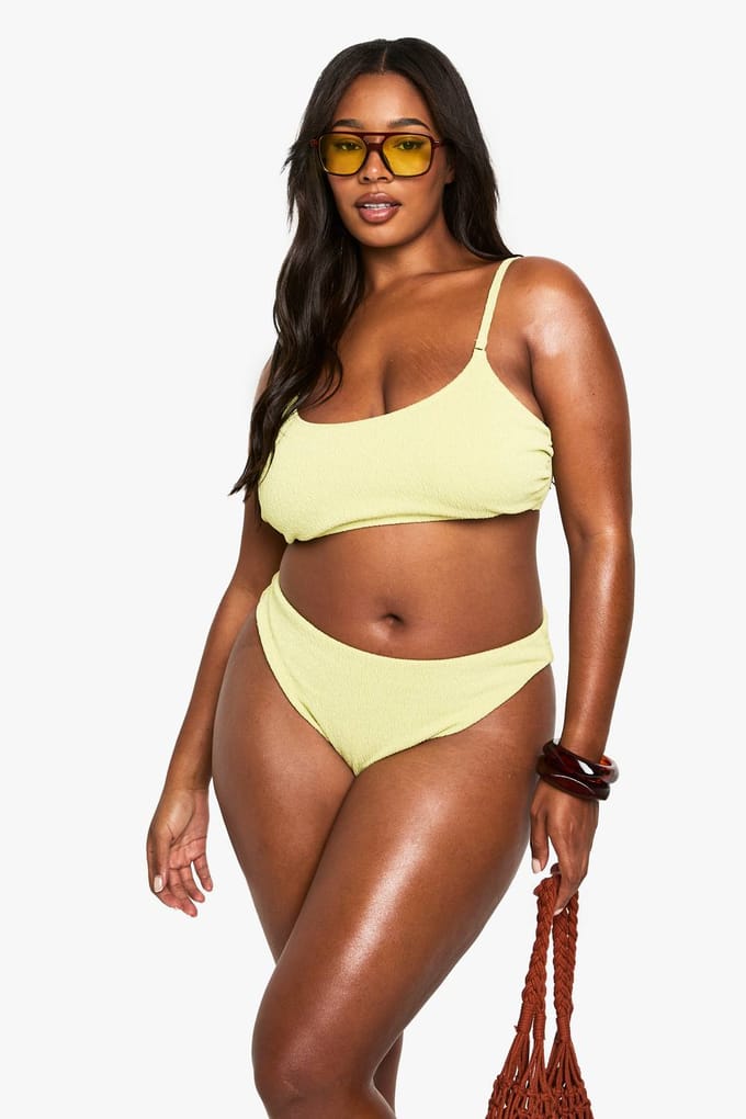 boohoo Dames Plus Zwemkleding Essentials Crinkle Scoop Neck Bikini Top | Olive | Maat: 26