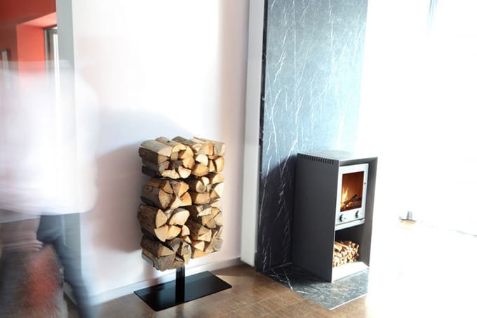 Radius - Wooden Tree staand rek voor haardhout - zwart
