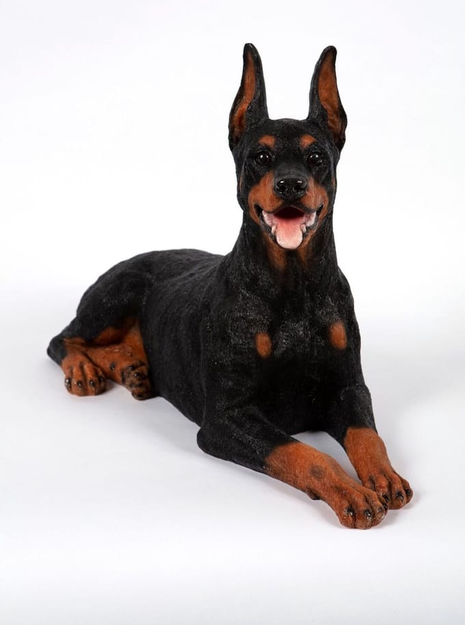 Dobermann liggend - Hamac - Tuinbeeld