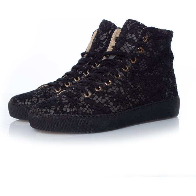 Hoge vetersneakers