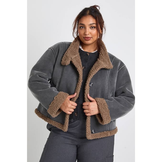 boohoo Dames PLUS TEDDY TRIM DETAIL JACKET | Grey | Maat: 16