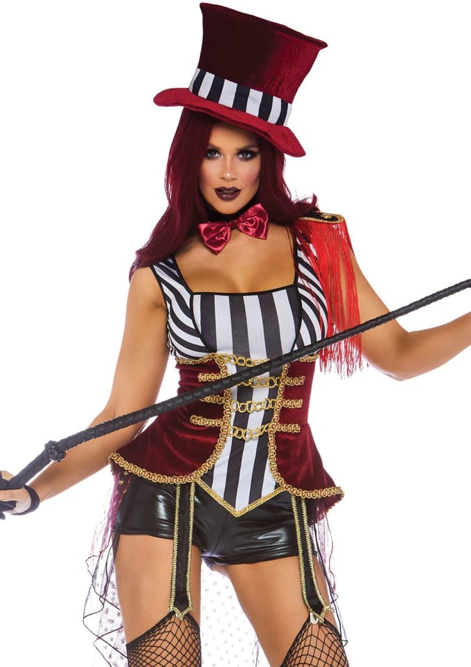 Daring Lion Tamer