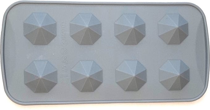 EIZOOK CHOCOLADE PRALINE KEGEL CONUS PIRAMIDE 8 21X10 CM