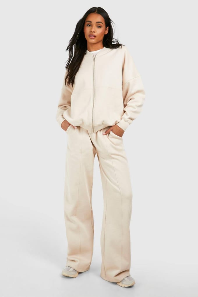 boohoo Dames Tall Zip Through Bomber Straight Leg Trainingspak | Cream | Maat: 18