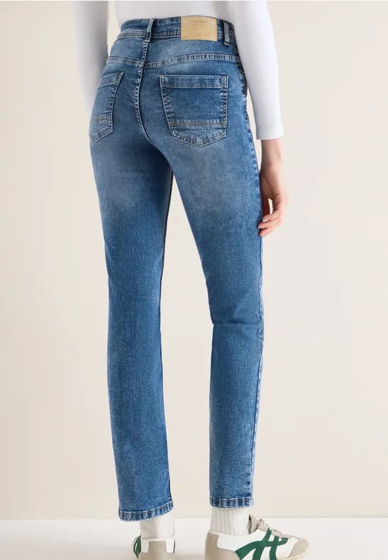 Straight Legs jeans