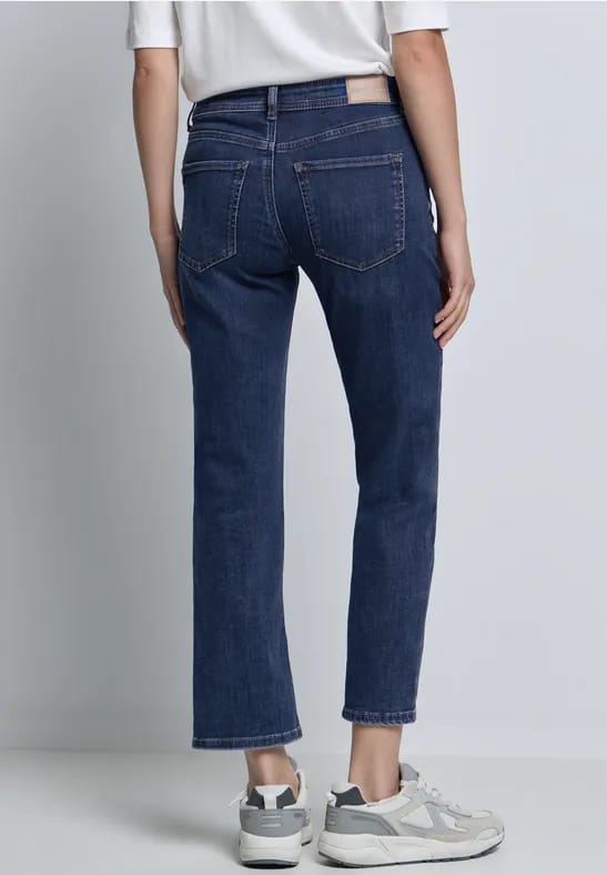 Straight Legs jeans