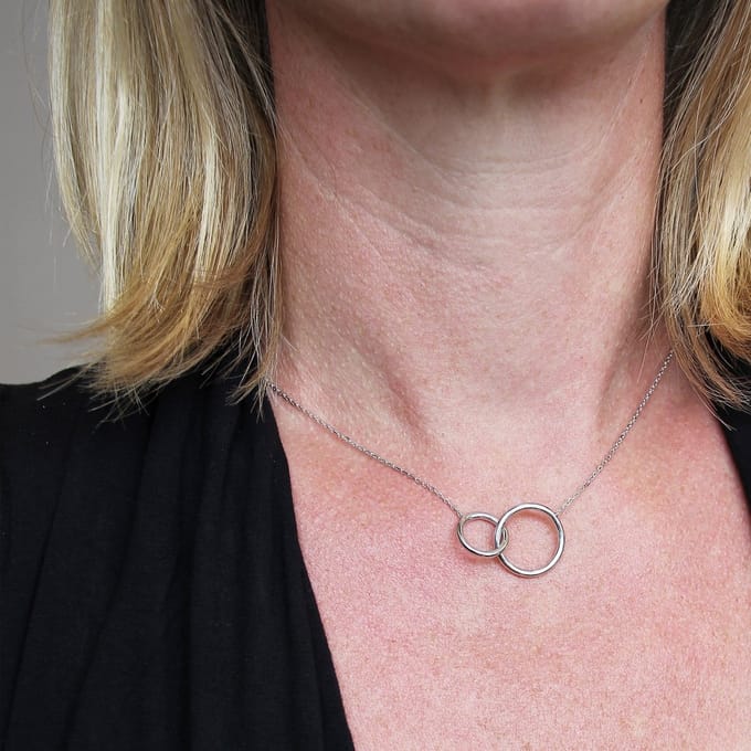 Silver Lining ketting - zilver gerodineerd - jasseronschakel - 2 open cirkels - 47 cm