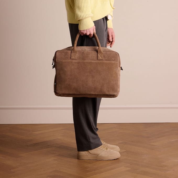 Manfield - Taupe suède laptoptas 18.5 inch