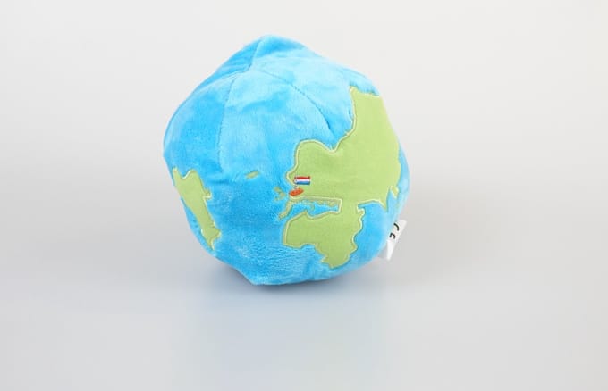 Pluche knuffel vliegtuig KLM / wereldbol 2-in-1, 25cm