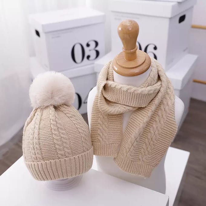 2 Stuks Set - Muts (voering) en sjaal - Kind Meisje - 2-3 jaar - Beige Effen