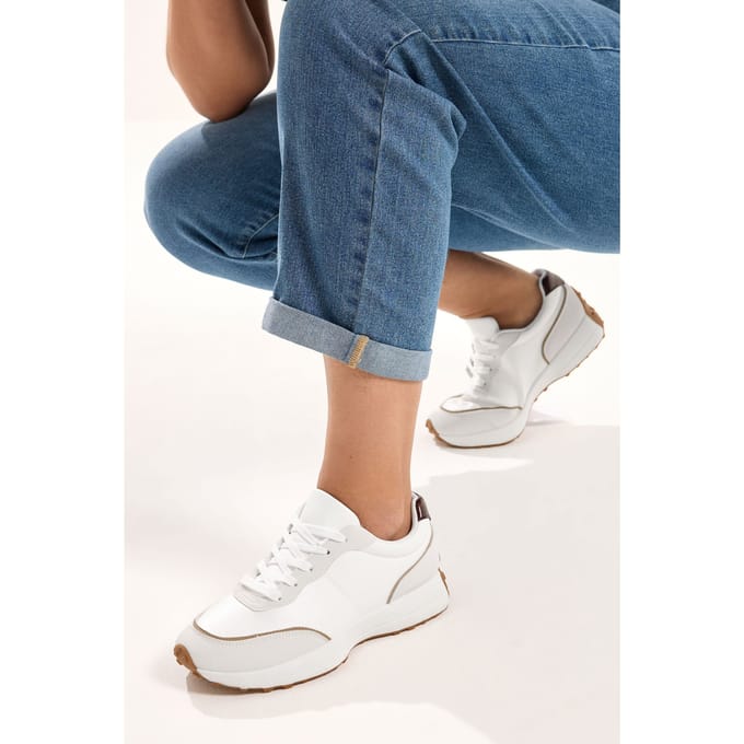 Yours Witte Imitatieleer Runner Sneakers In Extra Brede Eeepasvormsize 38EEE