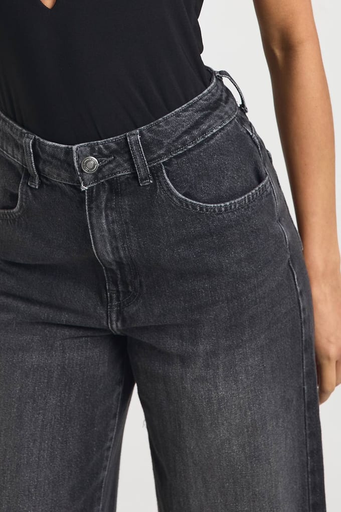boohoo Dames Basics Hoge Taille Wijde Pijpen Jeans | Washed Black | Maat: 14/32L