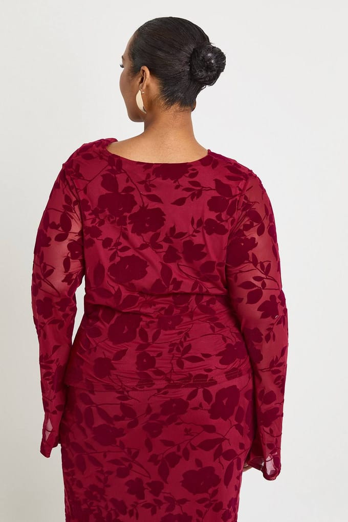 boohoo Dames Plus Devore Cowl Neck Lange Mouwen Top | Rood | Maat: 50