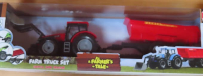 1:32 TRACTOR MET AANHANGWAGEN 52x11x15,5cm