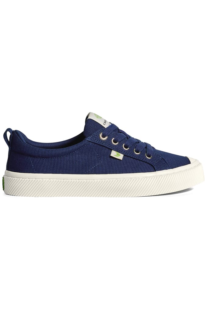 Cariuma Oca Canvas Bright Navy Maat: 36 | Sneakers Outlet | Unisex | Blauw