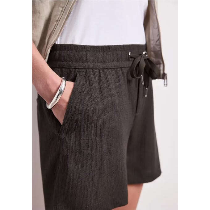 Korte broek met structuur in Loose Fit