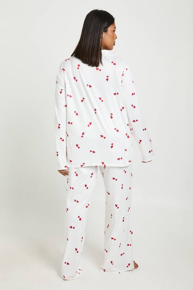 boohoo Dames Plus Valentijnsdag Hart Print Lange Mouw Shirt & Broek Pyjama Set | Wit | Maat: 48