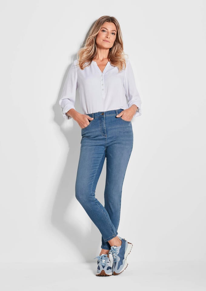 7/8-jeans BELLA met strassteentjes - lichtblauw - Gr. 265 van Goldner Fashion