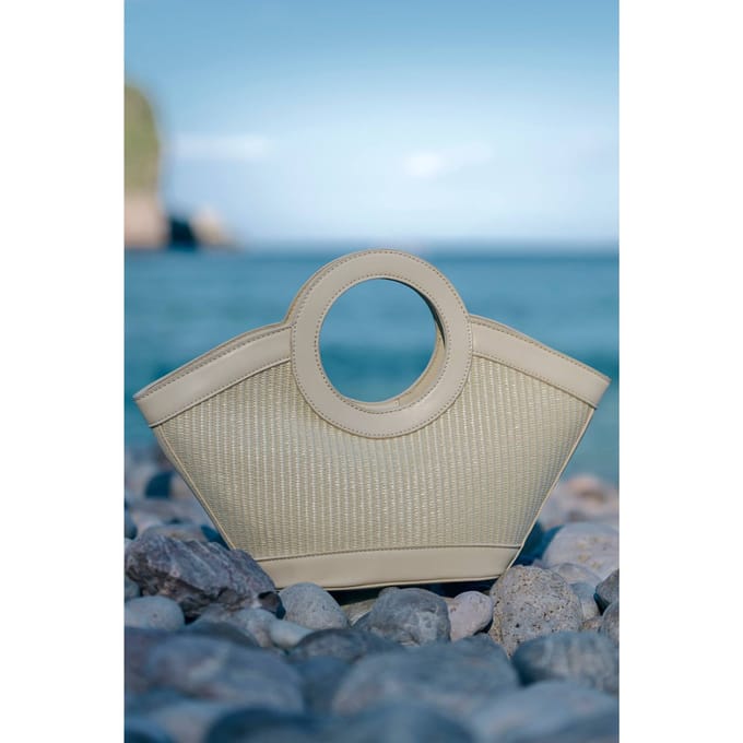 boohoo Dames Contrasterende Raffia Handtas | Creme