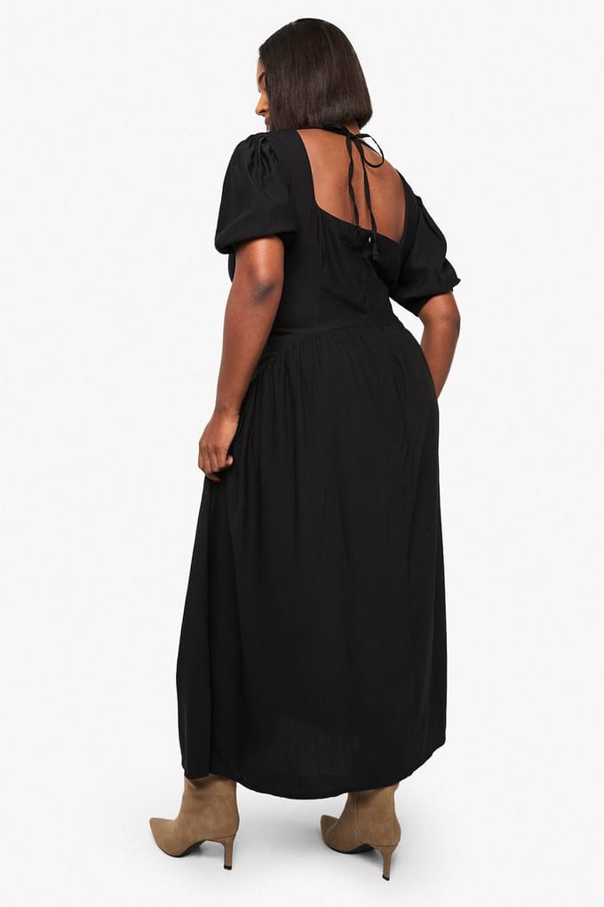 boohoo Dames Plus puffmouw maxi smock jurk | Black | Maat: 22