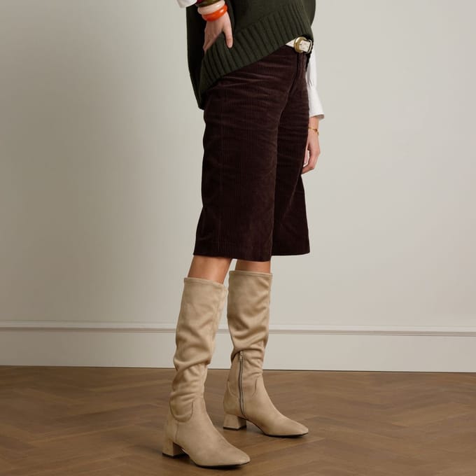 Manfield - Dames - Beige stretch laarzen met hak - Maat 40