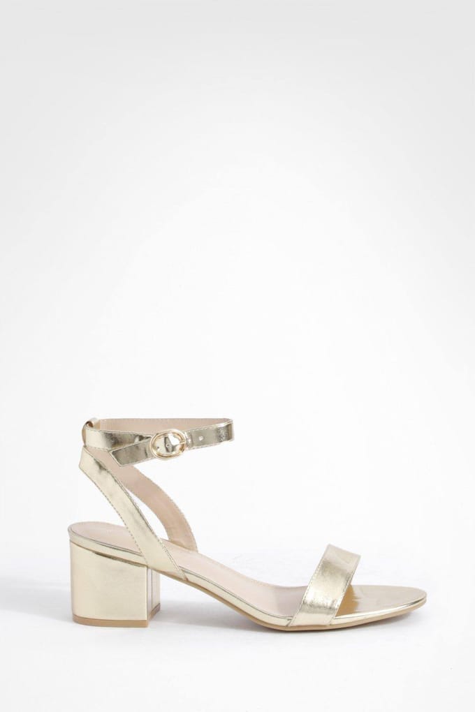 boohoo Dames Wide Fit Metallic Low Block Barely There Heels | Goud | Maat: 37
